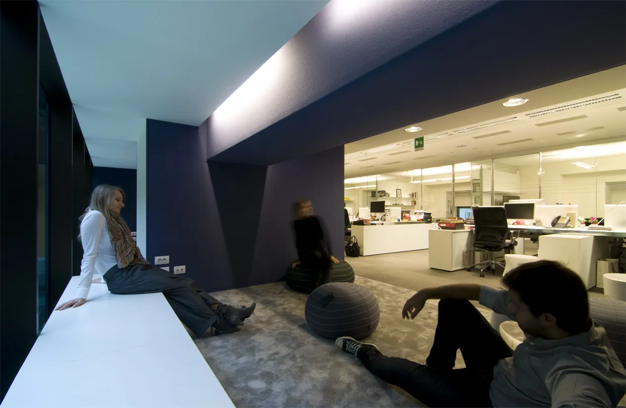 Level 1 full floor view capturing the workspace layout with breakout destinations and workstations