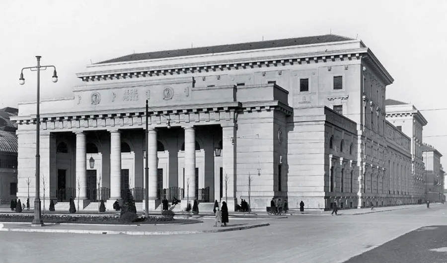 Alternative angle historical photograph of Palazzo Aporti, documenting the building's 19th-century condition and street context