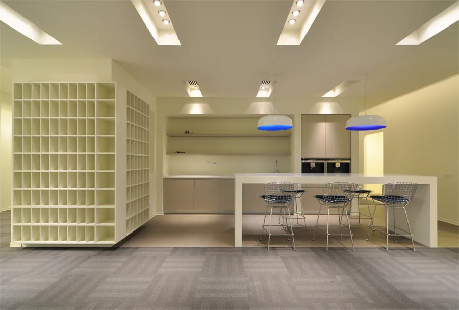 Level 2 open-plan area showing the layered dialogue between heritage vaults and contemporary fitout